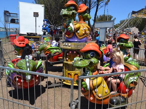 fun-fair-dinosaurs-ride-fun4u fun-fair-dinosaurs-ride-fun4u